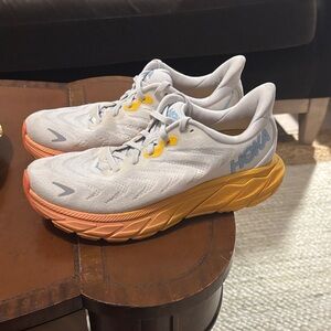 Hoka One Arahi Women Size 7